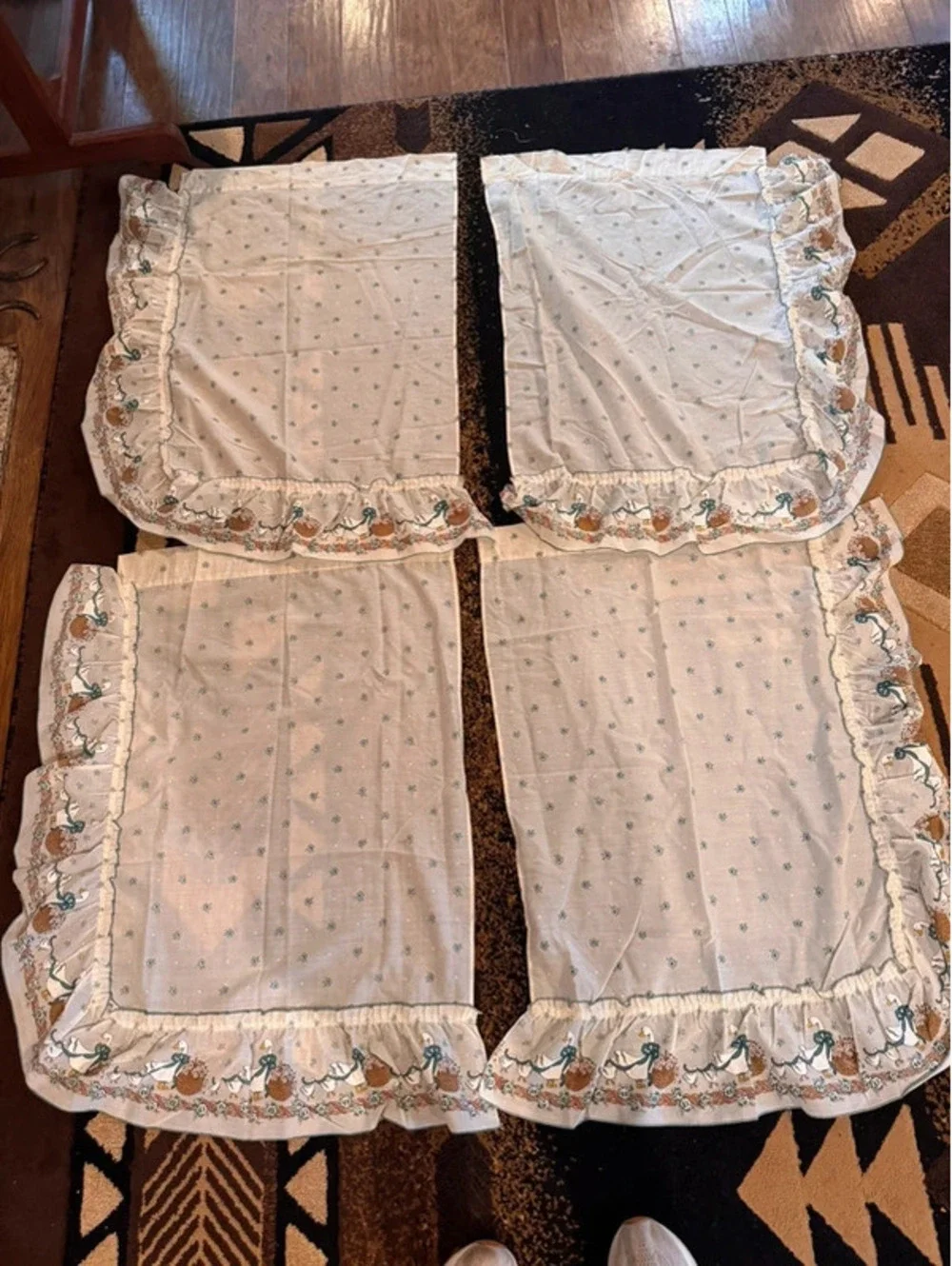 Goose valances and cafe curtains